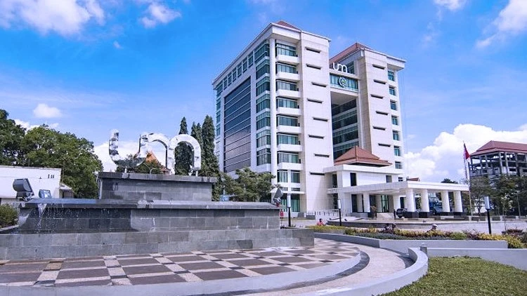 Dekat Universitas Negeri Malang